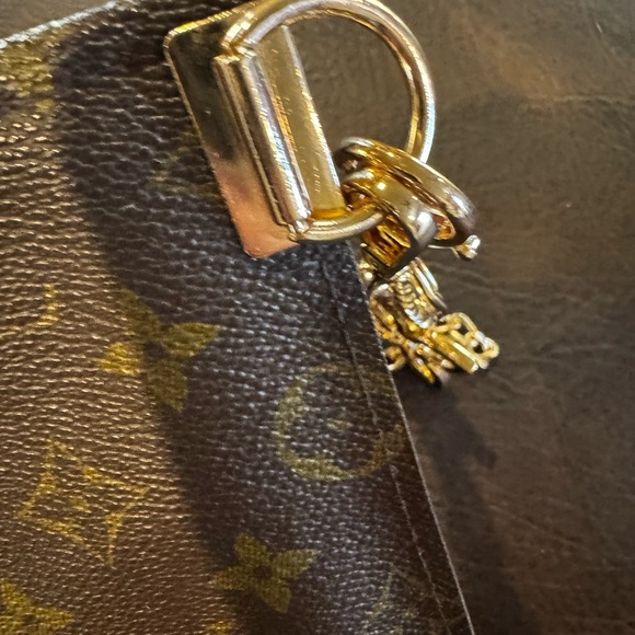 Vintage LOUIS VUITTON Monogram
Pouche Toilette 26 Clutch Bag converted - Picture 16 of 17